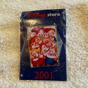 The Disney Store 2001 Snow White & Seven Dwarfs Exclusive Pin